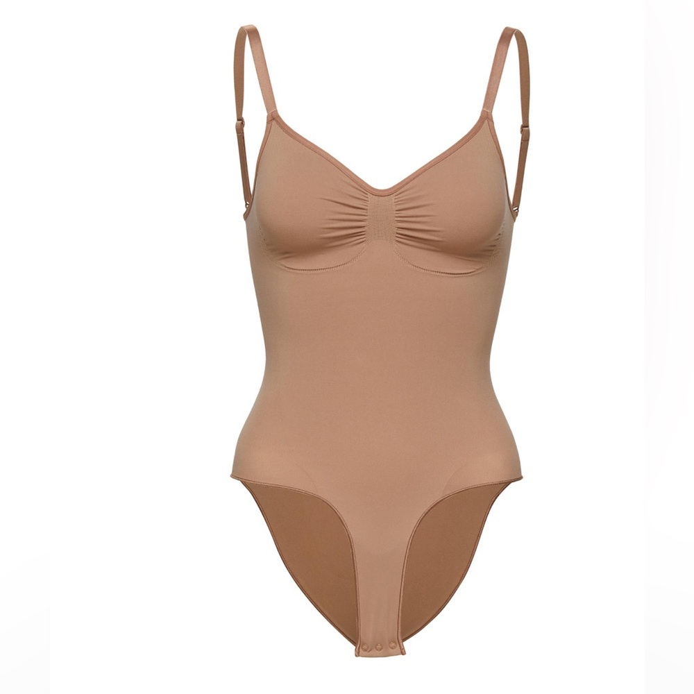 SKIMS SCULPTING BODYSUIT W. SNAPS | SIENNA